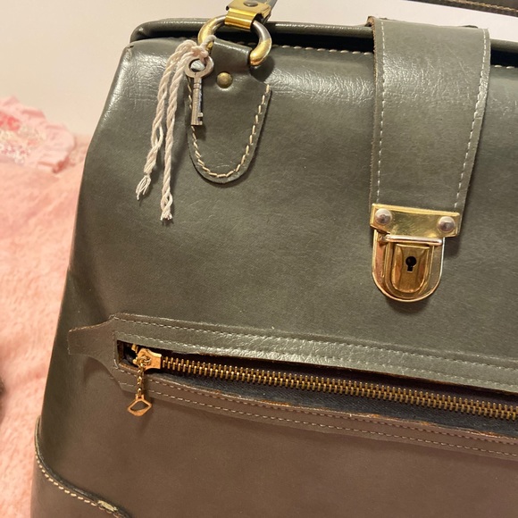 Sold - Picture 4 of 7